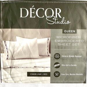 NWT -QUEEN SHEET SET